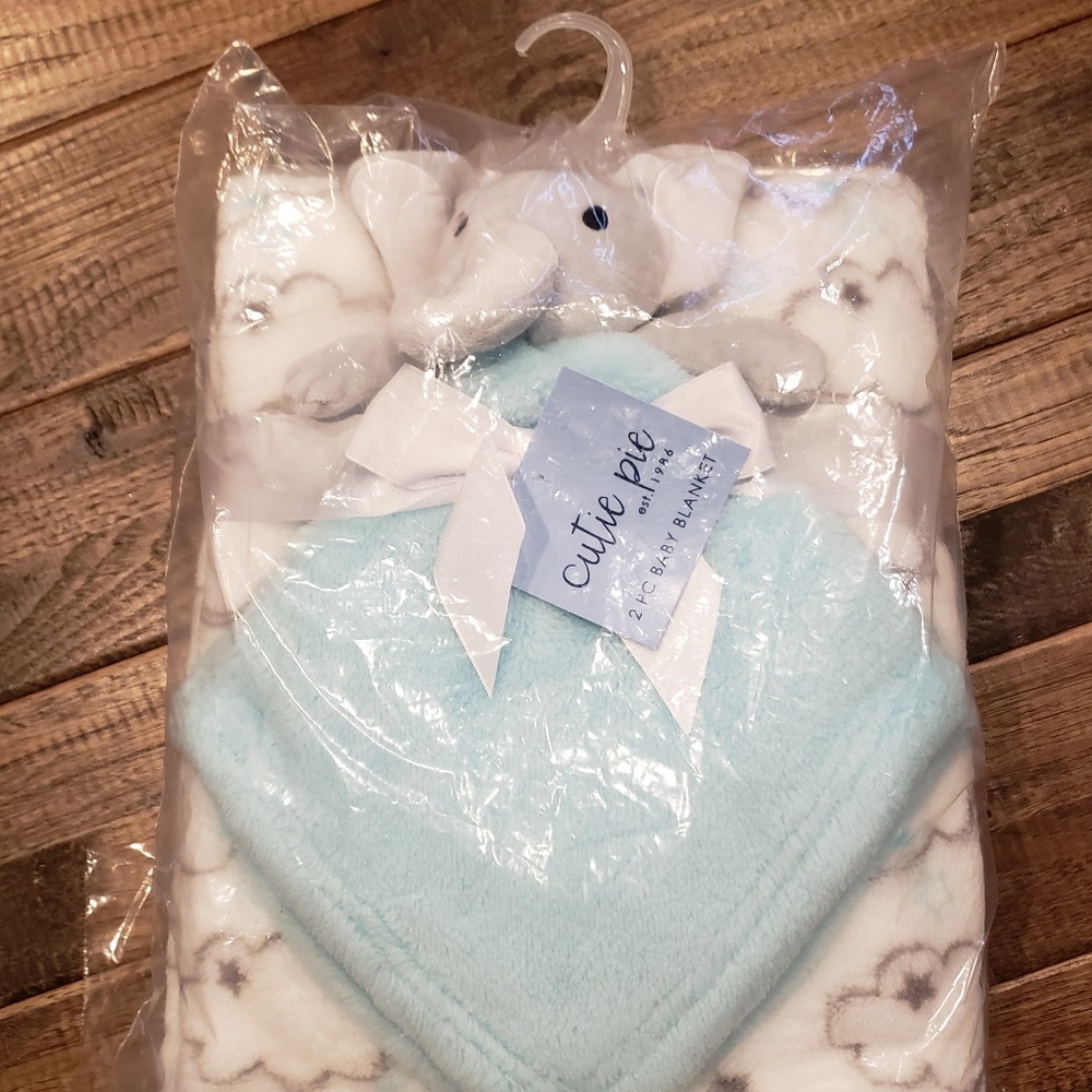 Baby Blanket with Elephant Plush